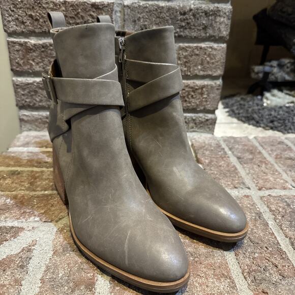 Korks By Kork-Ease Shyla Ankle Boots Block Heel New Size 9.5 Taupe - Picture 1 of 16